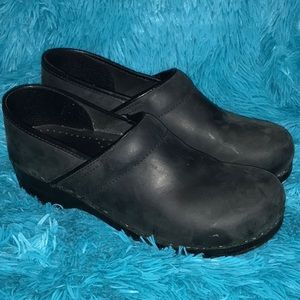 Dansko Pro XP Black Oiled Clogs 42 / 11.5 12